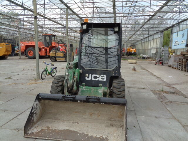 Skid steer loader JCB 135 R: picture 18