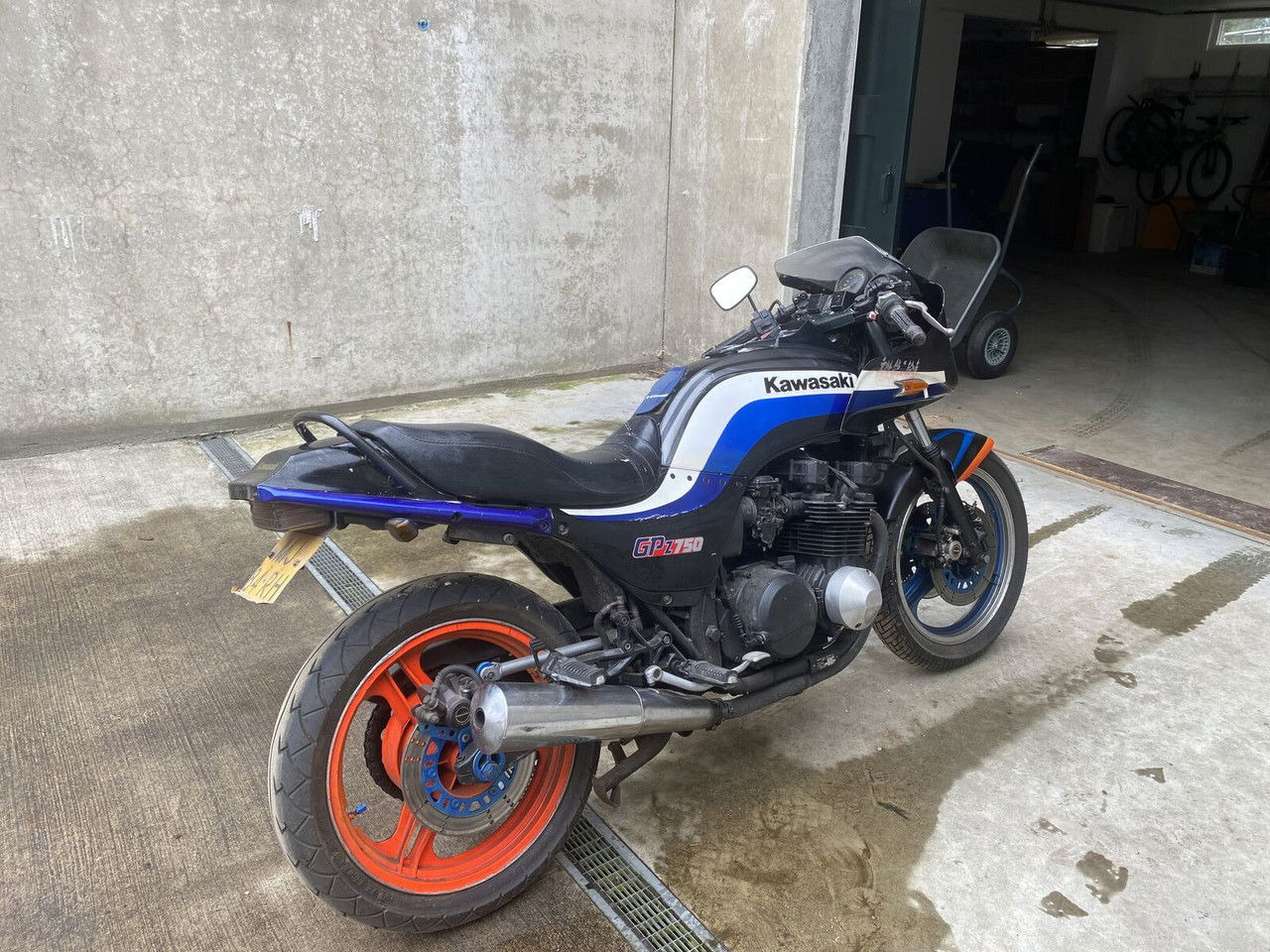 Kawasaki GPZ 750 - Motorcycle: picture 2 Kawasaki GPZ 750 - Motorcycle: picture 2