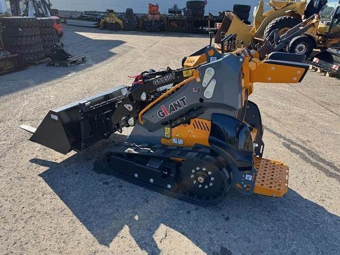 GiANT GS 950T - Skid steer loader: picture 2 GiANT GS 950T - Skid steer loader: picture 2