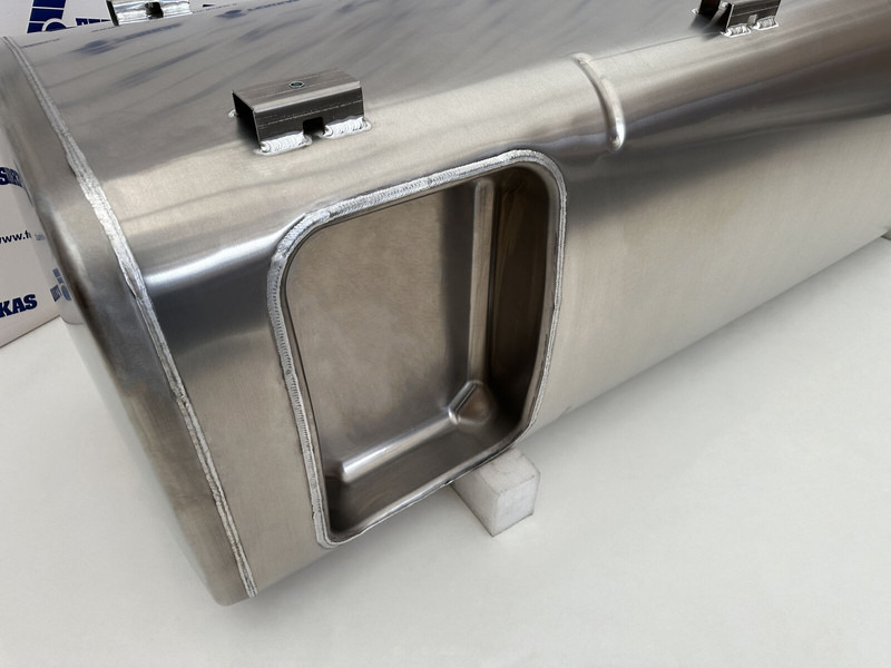 DAF New aluminum fuel tank 845L - Fuel tank for Truck: picture 4 DAF New aluminum fuel tank 845L - Fuel tank for Truck: picture 4