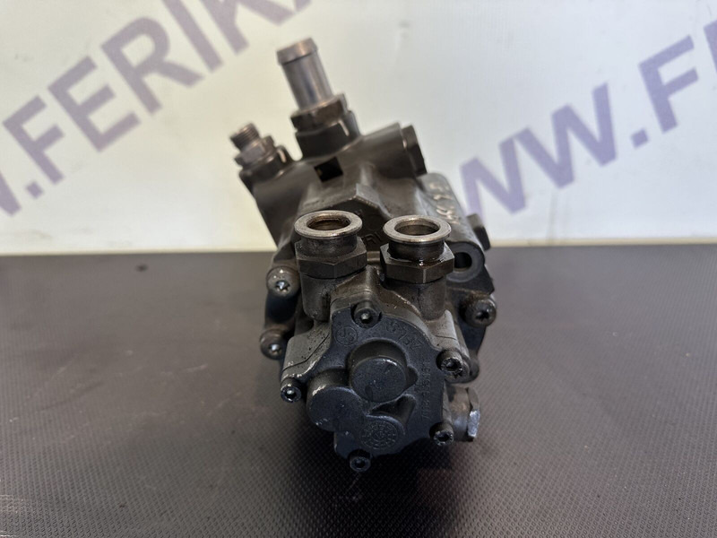 DAF XF106 - Steering pump for Truck: picture 3 DAF XF106 - Steering pump for Truck: picture 3