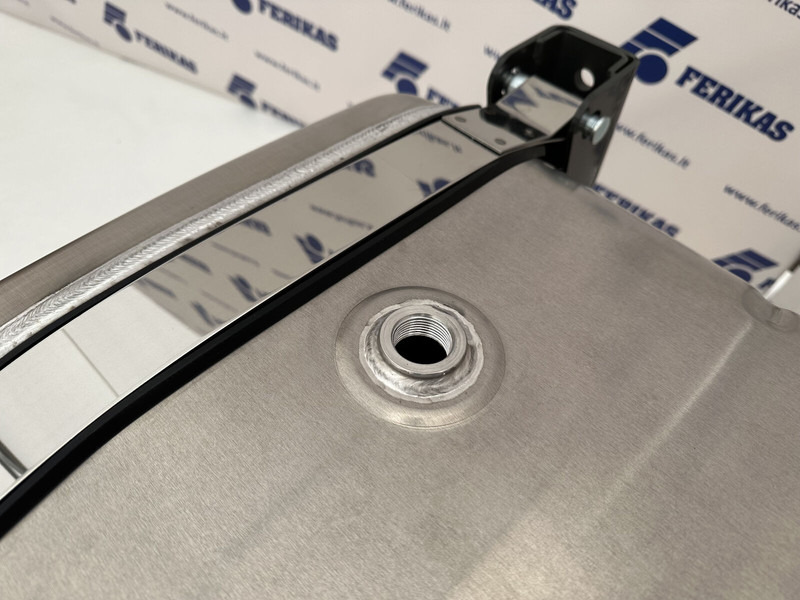 Onbekend  - Hydraulic tank for Truck: picture 5 Onbekend  - Hydraulic tank for Truck: picture 5