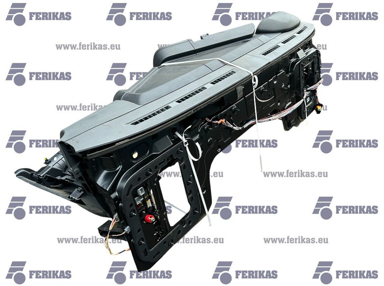 Renault complete dashboard - Bumper for Truck: picture 4 Renault complete dashboard - Bumper for Truck: picture 4