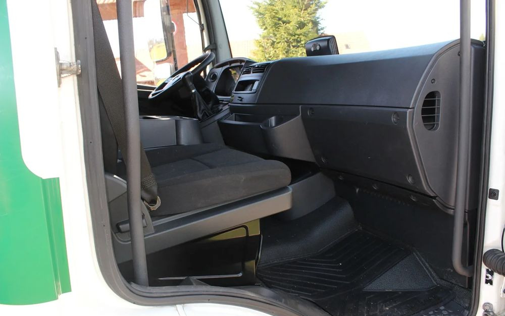 Interior photo 2: Tank truck Mercedes-Benz ATEGO 1521 !! EURO 6 !!! BLOKADA MOSTU !!