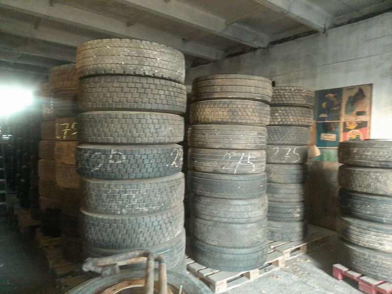 Michelin 295*80R22.5 255*70 \ 275*70* 265\70R19.5 - Tire for Truck: picture 1 Michelin 295*80R22.5 255*70 \ 275*70* 265\70R19.5 - Tire for Truck: picture 1