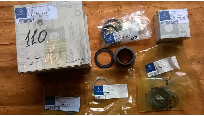 Mercedes-Benz O405 - Spare parts: picture 5 Mercedes-Benz O405 - Spare parts: picture 5