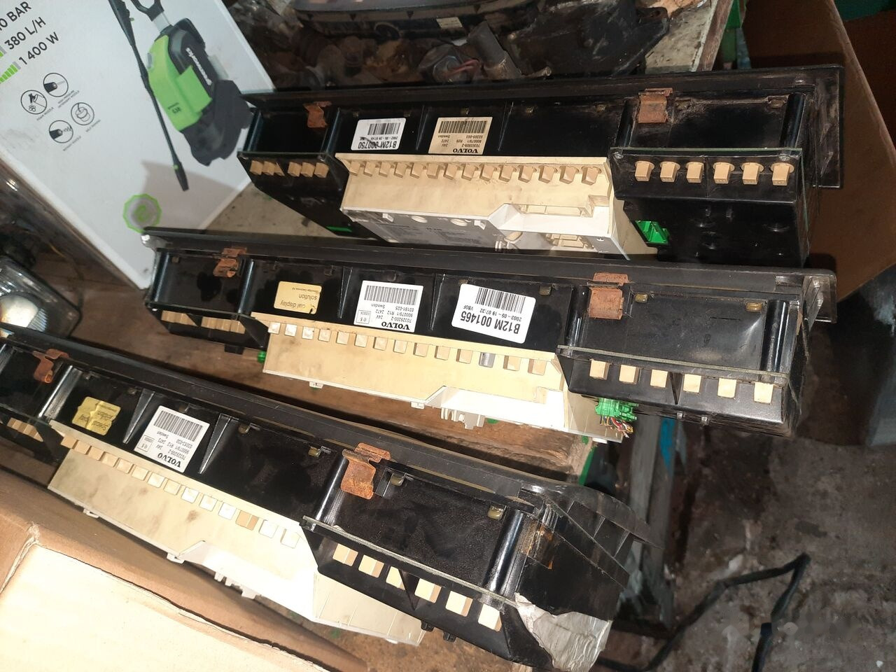 Volvo 70361832-1 . 70361831. 70329201-2 .22205475-P03. 70392912-P01/ Volvo B7 . B9. B12 . FH. Scania - Dashboard for Bus: picture 2 Volvo 70361832-1 . 70361831. 70329201-2 .22205475-P03. 70392912-P01/ Volvo B7 . B9. B12 . FH. Scania - Dashboard for Bus: picture 2