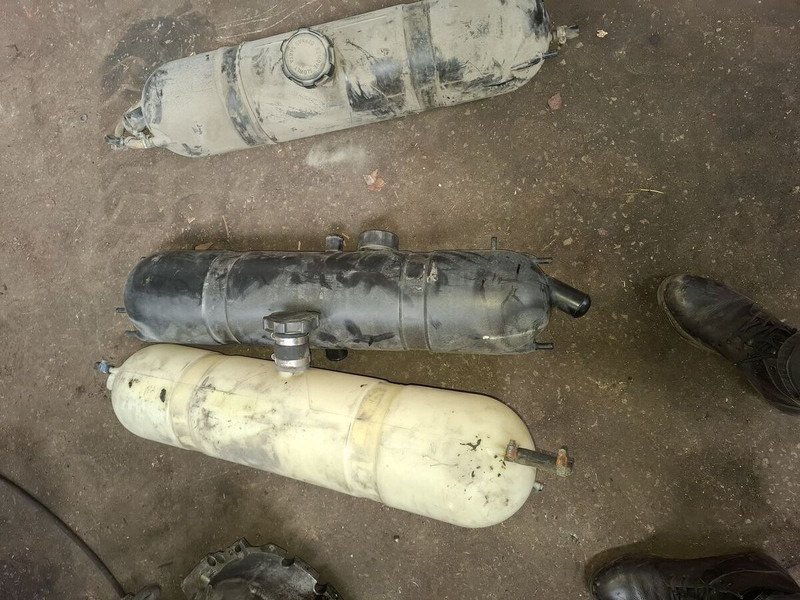 Volvo Scani - Expansion tank: picture 1 Volvo Scani - Expansion tank: picture 1