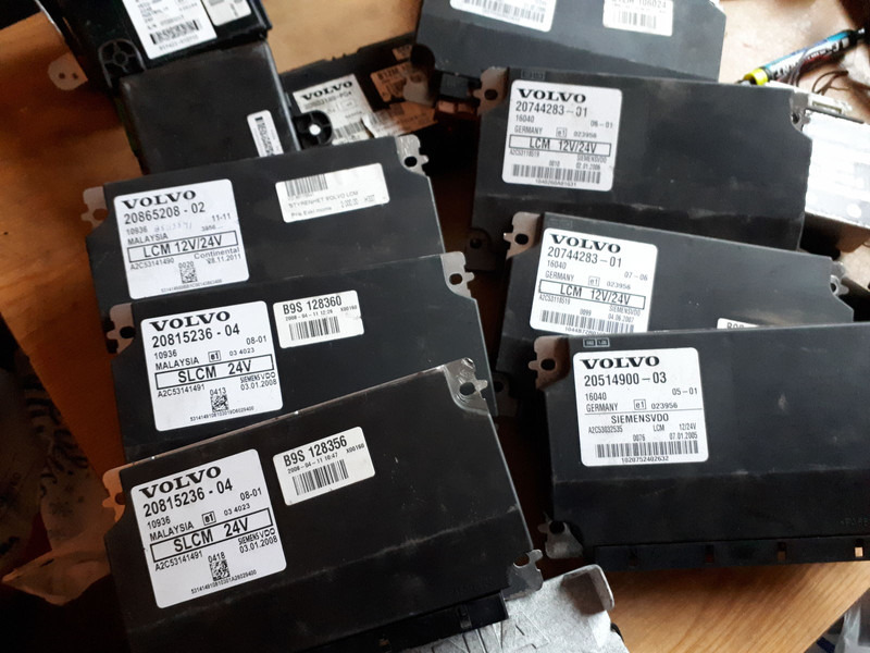 Volvo Siemts VDO 20514900-03 20569213-P03. 20744283-01. 20865208-02. - ECU: picture 1 Volvo Siemts VDO 20514900-03 20569213-P03. 20744283-01. 20865208-02. - ECU: picture 1