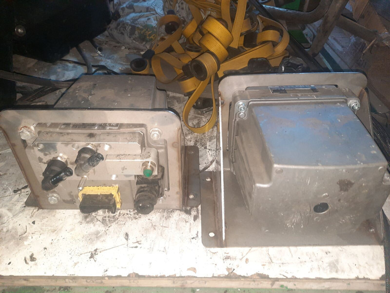 Volvo UDA2-7, 5-EXE-24 - Exhaust system: picture 1 Volvo UDA2-7, 5-EXE-24 - Exhaust system: picture 1