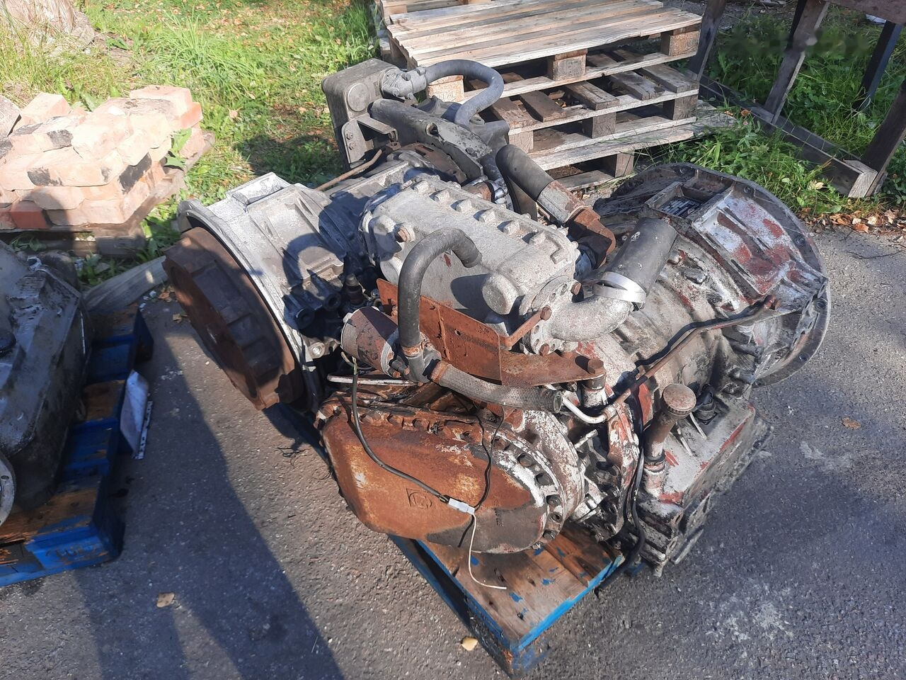 ZF 5HP 590 .5HP602c. 5HP502C . 5HP500 .4HP500 / dlya Mersede Scania Volvo B 6 - Gearbox for Bus: picture 1 ZF 5HP 590 .5HP602c. 5HP502C . 5HP500 .4HP500 / dlya Mersede Scania Volvo B 6 - Gearbox for Bus: picture 1