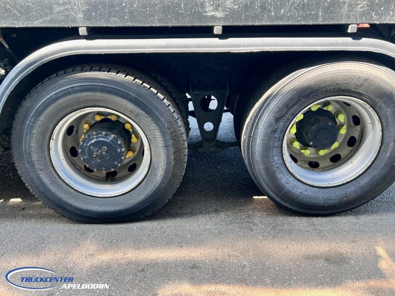 DAF CF 85.380 Inox tank ADR, 6x2, Euro 2 - Vacuum truck: picture 5 DAF CF 85.380 Inox tank ADR, 6x2, Euro 2 - Vacuum truck: picture 5