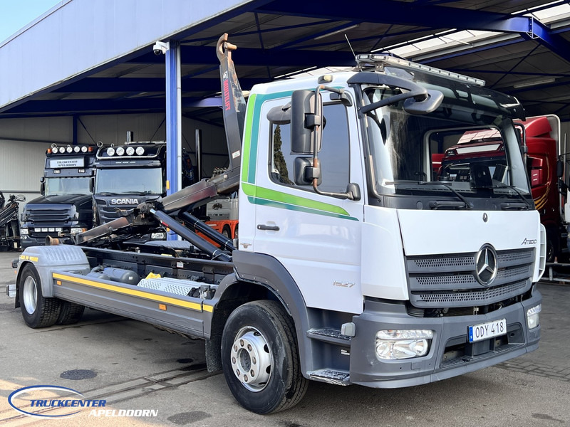 Mercedes-Benz Atego 1527 Manuel, Euro 6, HIAB 10 Tons - Hook lift truck: picture 1 Mercedes-Benz Atego 1527 Manuel, Euro 6, HIAB 10 Tons - Hook lift truck: picture 1