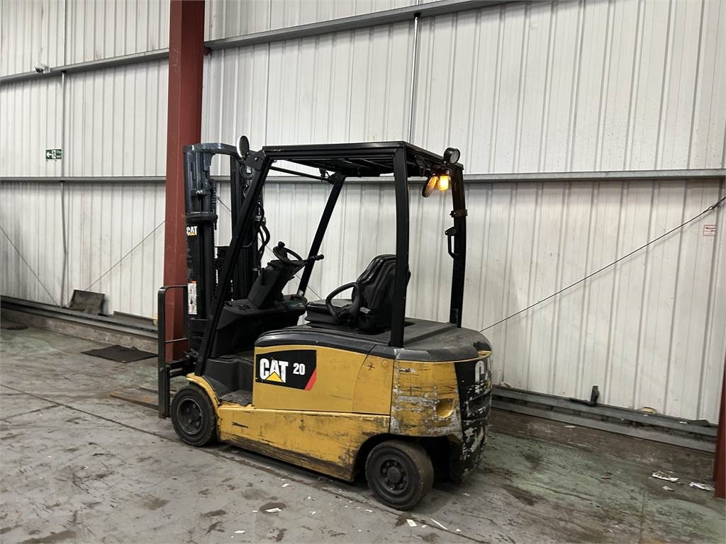 CAT EP20PN - Electric forklift: picture 3 CAT EP20PN - Electric forklift: picture 3