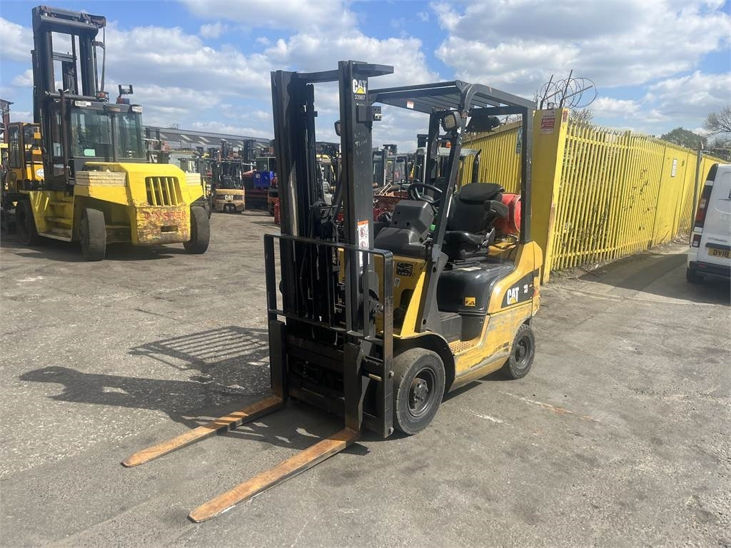 CAT GP18NT - LPG forklift: picture 2 CAT GP18NT - LPG forklift: picture 2