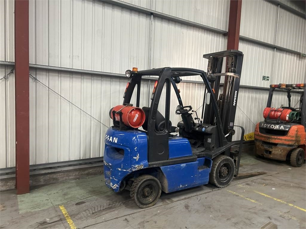 Nissan UD02A20PQ - LPG forklift: picture 3 Nissan UD02A20PQ - LPG forklift: picture 3