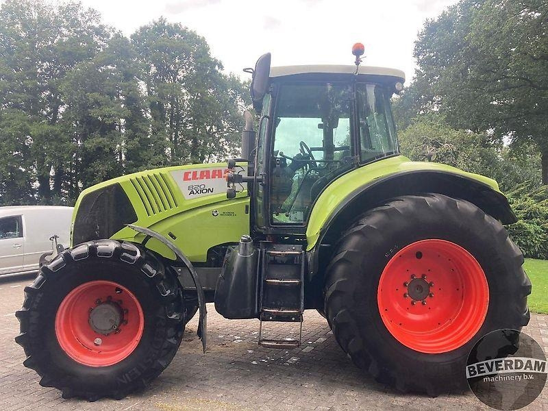Claas Axion 820 - Farm tractor: picture 2 Claas Axion 820 - Farm tractor: picture 2