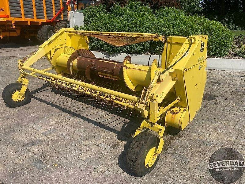 John Deere 630 A - Harvester attachment: picture 1 John Deere 630 A - Harvester attachment: picture 1