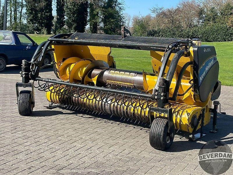 New Holland 273 pick up - Harvester attachment: picture 2 New Holland 273 pick up - Harvester attachment: picture 2