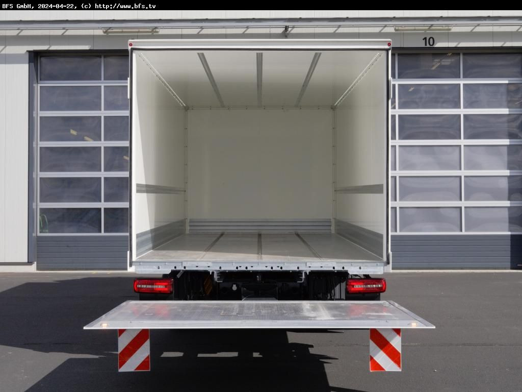MAN TGL (TG3) 12.220 4x2 BL CH - Refrigerator truck: picture 3 MAN TGL (TG3) 12.220 4x2 BL CH - Refrigerator truck: picture 3