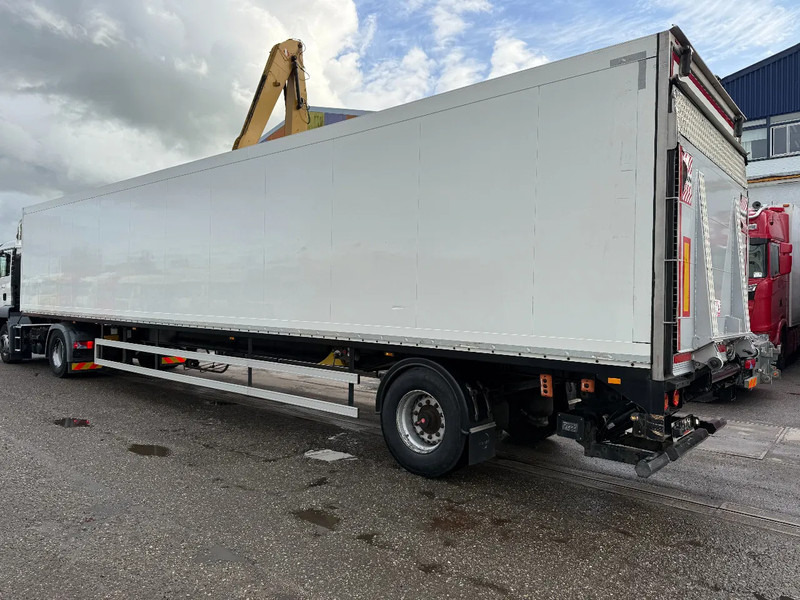 BP Trailer S110S + STEERING AXLE + LIFT 2.000 KG ZEPRO + REMOTE - Closed box semi-trailer: picture 5 BP Trailer S110S + STEERING AXLE + LIFT 2.000 KG ZEPRO + REMOTE - Closed box semi-trailer: picture 5