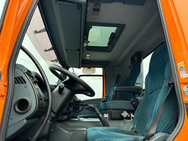 Cab chassis truck DAF CF 75.310 6X4 EURO 3 FULL STEEL MANUAL GEARBOX: picture 10