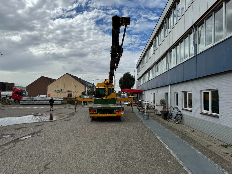 DAF CF 85.410 8X2 HIAB 422EP5 + REMOTE CONTROL - Dropside/ Flatbed truck, Crane truck: picture 4 DAF CF 85.410 8X2 HIAB 422EP5 + REMOTE CONTROL - Dropside/ Flatbed truck, Crane truck: picture 4