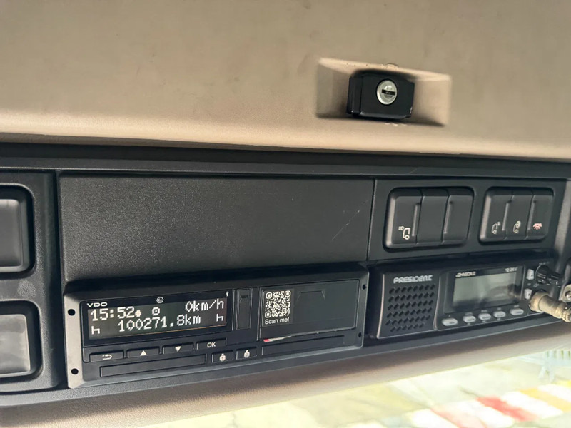 Curtainsider truck DAF XF 460 6X2 EURO 6 + HERTOGHS HANGER: picture 15 Curtainsider truck DAF XF 460 6X2 EURO 6 + HERTOGHS HANGER: picture 15