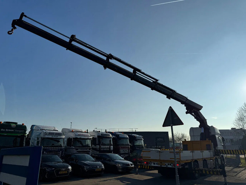 DAF XF 460 8X2 - EURO 6 + HIAB 855 EP-6 + REMOTE + STEERING AXLE - Dropside/ Flatbed truck, Crane truck: picture 3 DAF XF 460 8X2 - EURO 6 + HIAB 855 EP-6 + REMOTE + STEERING AXLE - Dropside/ Flatbed truck, Crane truck: picture 3