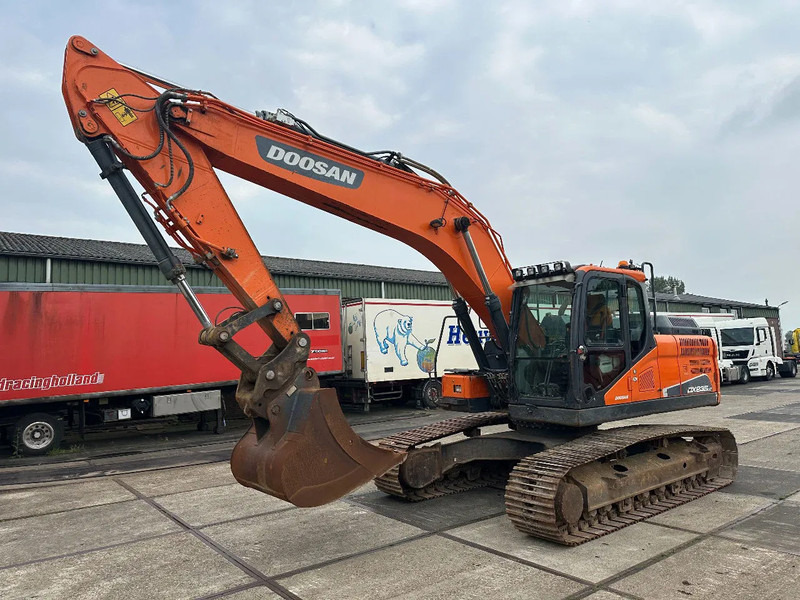 Doosan DX235LC 5 - ONLY 4226 HOURS - - Crawler excavator: picture 3 Doosan DX235LC 5 - ONLY 4226 HOURS - - Crawler excavator: picture 3