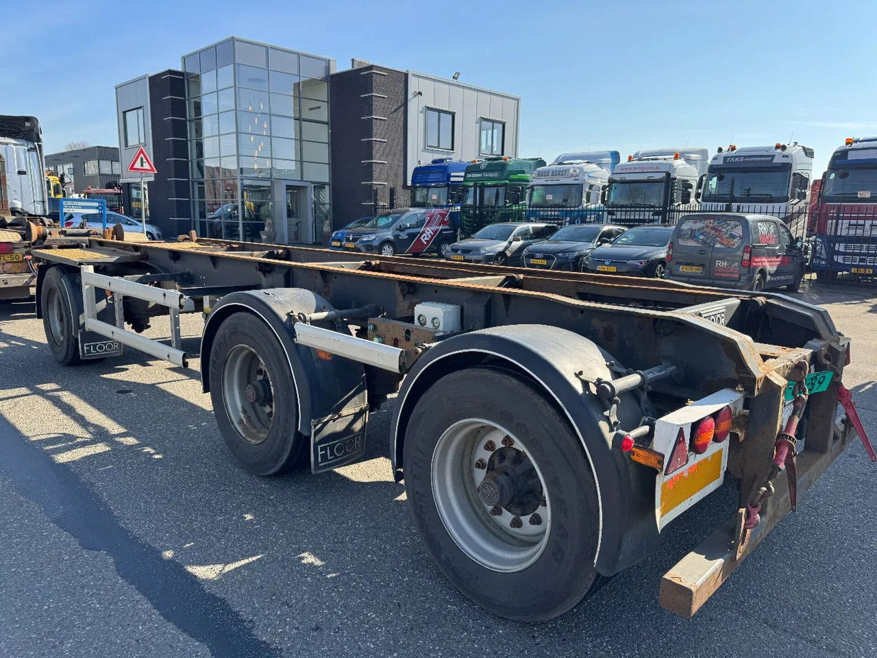Floor FLA-10-20 - 3 AXLE BPW - Roll-off/ Skip trailer: picture 2 Floor FLA-10-20 - 3 AXLE BPW - Roll-off/ Skip trailer: picture 2