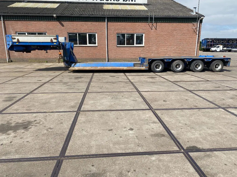 Goldhofer 4 AXEL STEERING - Low loader semi-trailer: picture 1 Goldhofer 4 AXEL STEERING - Low loader semi-trailer: picture 1