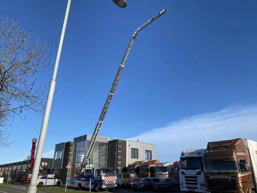 Iveco EuroCargo 90 E18 - EURO 5 + KLAAS ALU-KRAN 30 ME - Crane truck: picture 4 Iveco EuroCargo 90 E18 - EURO 5 + KLAAS ALU-KRAN 30 ME - Crane truck: picture 4