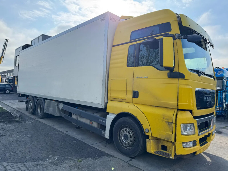 MAN TGX 26.360 6X2 - EURO 5 + ZEPRO LIFT + LIFT/STEERING AXLE - Box truck: picture 3 MAN TGX 26.360 6X2 - EURO 5 + ZEPRO LIFT + LIFT/STEERING AXLE - Box truck: picture 3