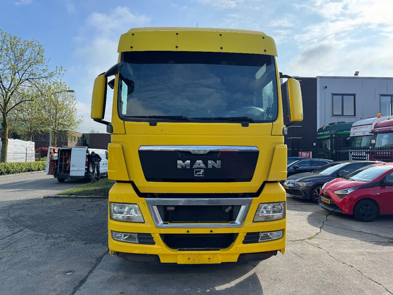 MAN TGX 26.360 6X2 - EURO 5 + ZEPRO LIFT + LIFT/STEERING AXLE - Box truck: picture 2 MAN TGX 26.360 6X2 - EURO 5 + ZEPRO LIFT + LIFT/STEERING AXLE - Box truck: picture 2