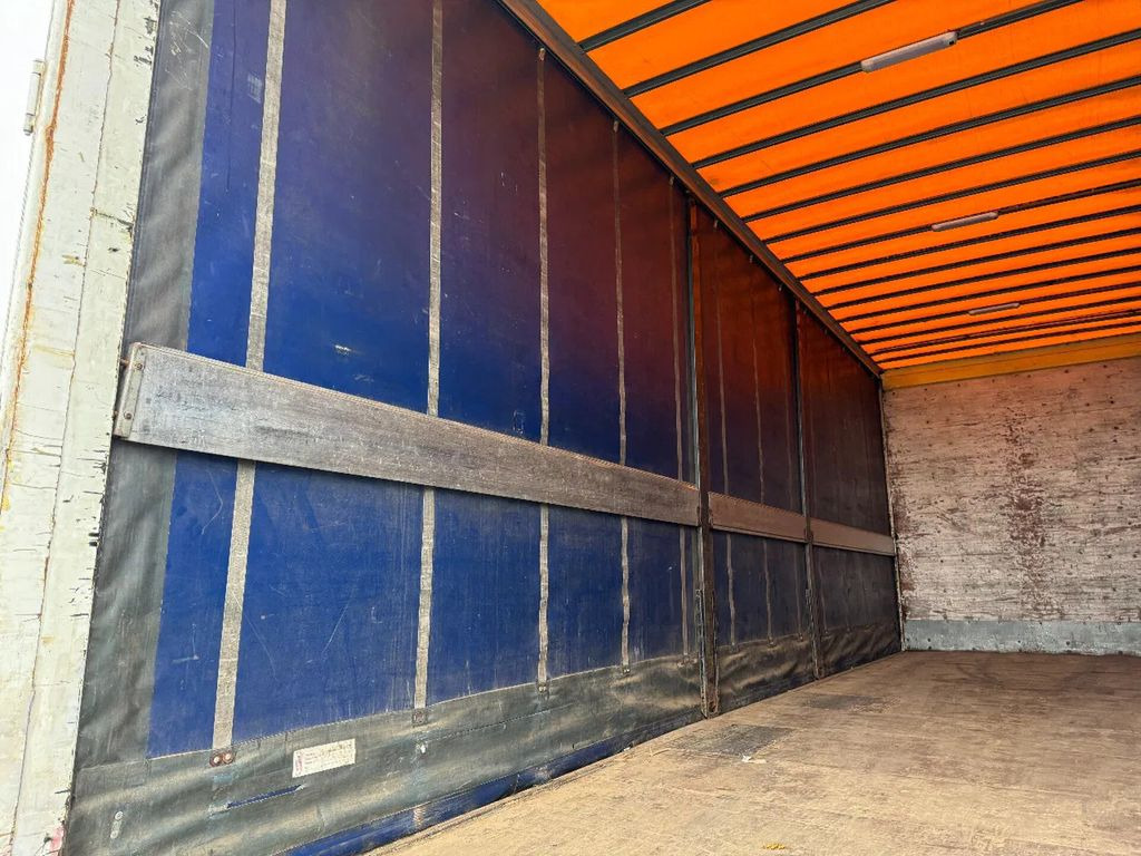 Curtainsider truck MAN TGX 26.400 6X2 - EURO 4 + LIFT + STEERING AXLE +: picture 11