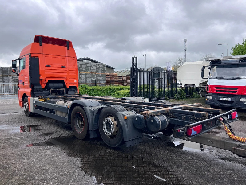 MAN TGX 26.440 XLX 6X2 EURO 5 - BDF CHASSIS + RETARDER - Container transporter/ Swap body truck: picture 5 MAN TGX 26.440 XLX 6X2 EURO 5 - BDF CHASSIS + RETARDER - Container transporter/ Swap body truck: picture 5