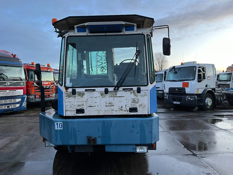 Mafi MT25T131C 4X2 *GEARBOX DON'T GO IN REVERSE* MT25T131C - Terminal tractor: picture 2 Mafi MT25T131C 4X2 *GEARBOX DON'T GO IN REVERSE* MT25T131C - Terminal tractor: picture 2