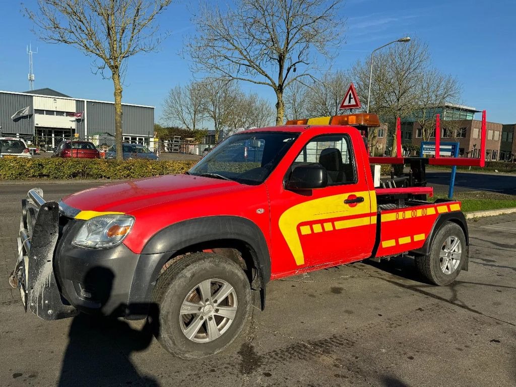 Mazda BT-50 4X4 + TOW TRUCK + DOUBLE WINCH + REMOTE - Tow truck: picture 1 Mazda BT-50 4X4 + TOW TRUCK + DOUBLE WINCH + REMOTE - Tow truck: picture 1