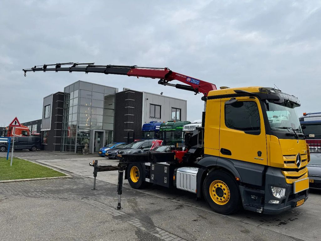 Mercedes-Benz Actros 1845 4X2 - EURO 6 + HMF 2820 + REMOTE + O - Crane truck, Tractor unit: picture 2 Mercedes-Benz Actros 1845 4X2 - EURO 6 + HMF 2820 + REMOTE + O - Crane truck, Tractor unit: picture 2