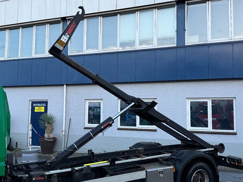 Mitsubishi Canter 7C18 - EURO 6 + HIAB 5 TON HOOKLIFT - Hook lift truck: picture 4 Mitsubishi Canter 7C18 - EURO 6 + HIAB 5 TON HOOKLIFT - Hook lift truck: picture 4