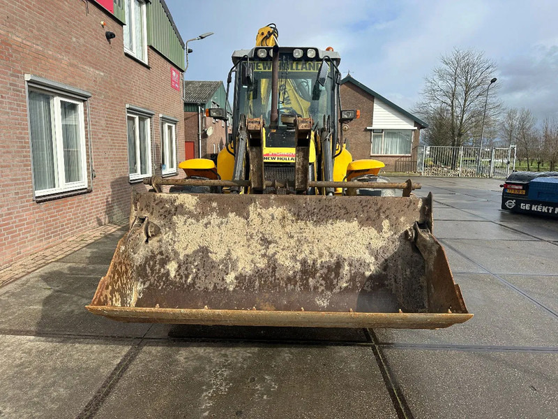 New Holland LB115B, CE, 240 MM MULTI PURPOSE LOADER BUCKET, 800 MM BACHOE DIGGING BUCKET, FLIP OVER FORKS, AIR CONDITIONER - Backhoe loader: picture 4 New Holland LB115B, CE, 240 MM MULTI PURPOSE LOADER BUCKET, 800 MM BACHOE DIGGING BUCKET, FLIP OVER FORKS, AIR CONDITIONER - Backhoe loader: picture 4
