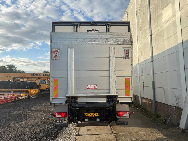 Scania P280 6X2 EURO 6 CHEREAU CARRIER SUPRA 1250 D/E SILENT - Refrigerator truck: picture 4 Scania P280 6X2 EURO 6 CHEREAU CARRIER SUPRA 1250 D/E SILENT - Refrigerator truck: picture 4