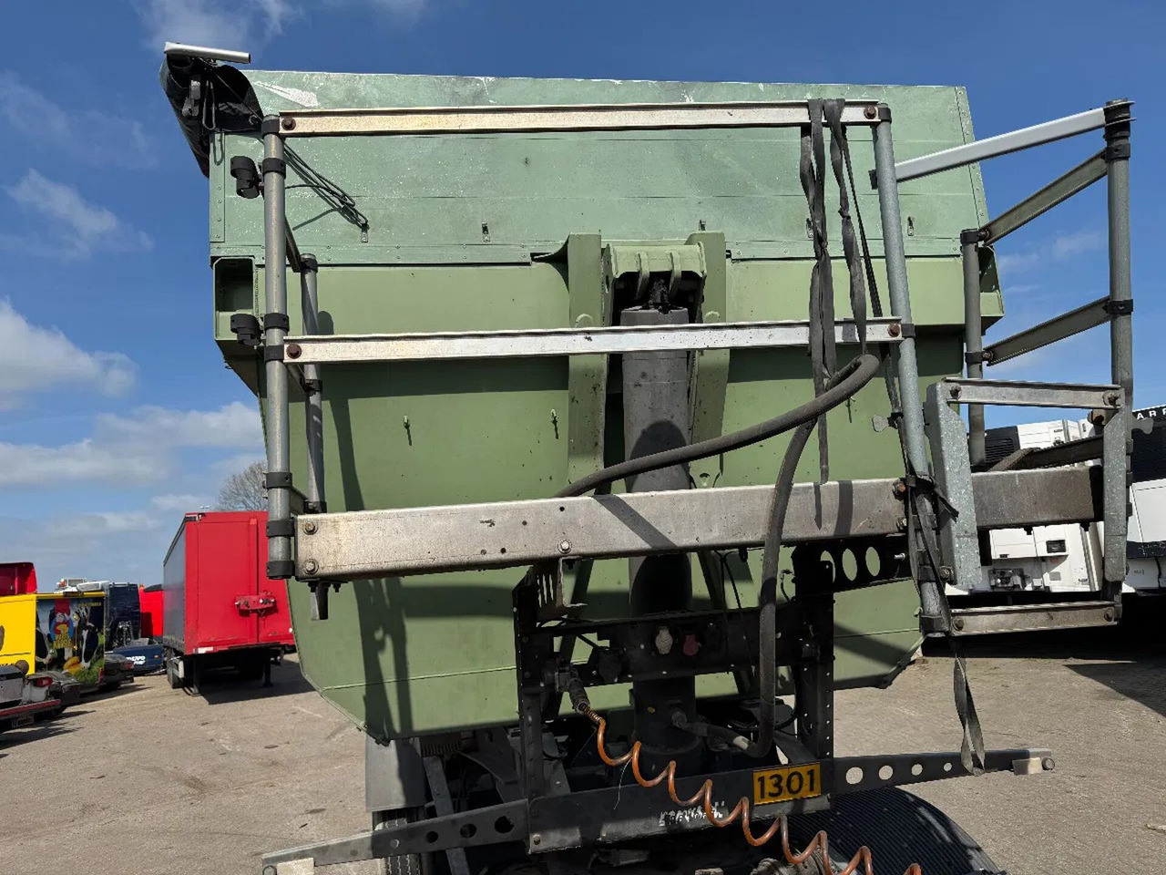 Tipper semi-trailer Schmitz Cargobull SGF*3 LIFTING AXLE: picture 6