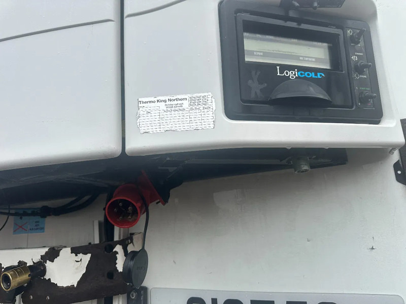 Schmitz Cargobull Schmitz Cargobull PRICES FROM €6950 TO €8950,- 40 X CARRIER 1850 MT D/E SAF AXELS - Refrigerator semi-trailer: picture 4 Schmitz Cargobull Schmitz Cargobull PRICES FROM €6950 TO €8950,- 40 X CARRIER 1850 MT D/E SAF AXELS - Refrigerator semi-trailer: picture 4
