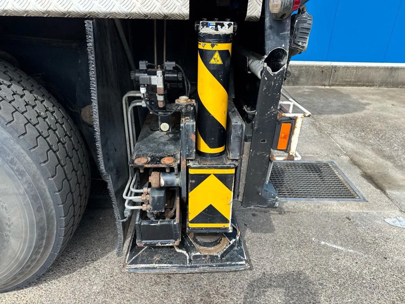 Tower crane Spierings SK377-AT3 MET SCHADE: picture 11