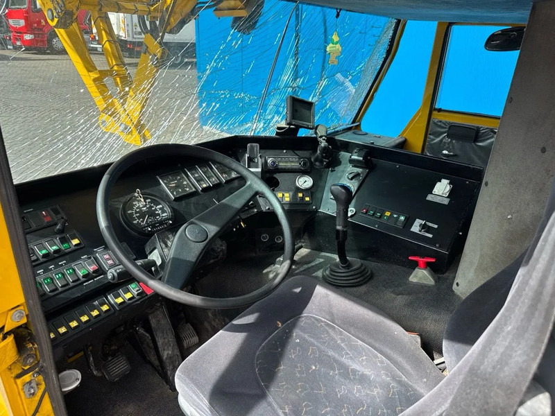 Tower crane Spierings SK377-AT3 MET SCHADE: picture 20