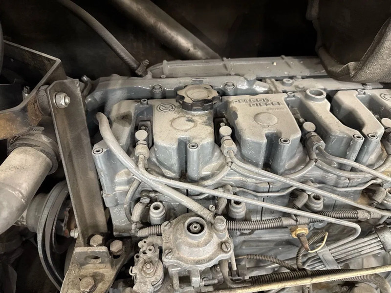 Tower crane Spierings SK377-AT3 MET SCHADE: picture 19