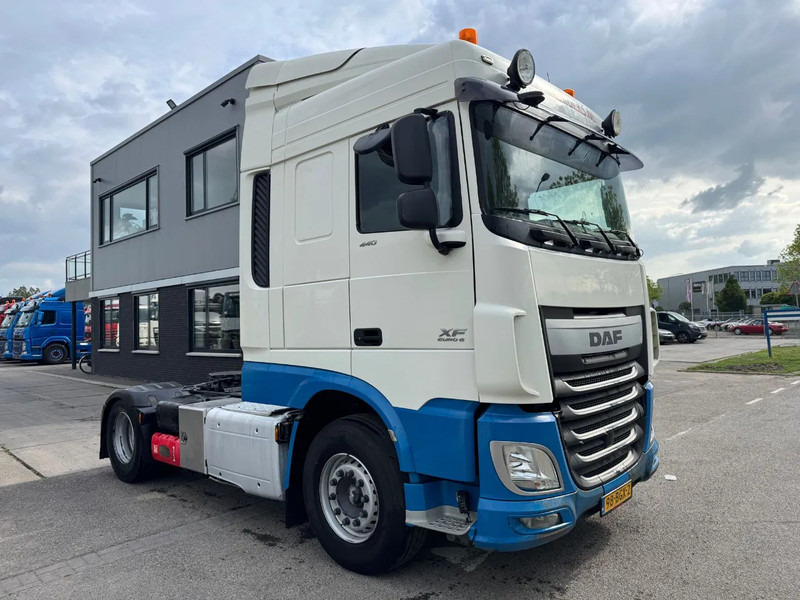 DAF XF 440 4X2 EURO 6 SPOILERS HOLLAND TRUCK - Tractor unit: picture 3 DAF XF 440 4X2 EURO 6 SPOILERS HOLLAND TRUCK - Tractor unit: picture 3