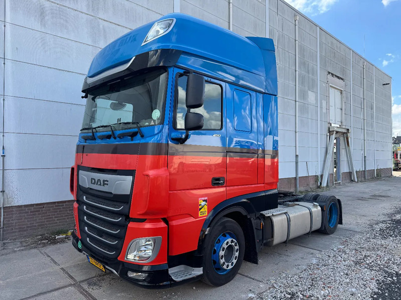 DAF XF 450 4X2 EURO 6 MEGA - Tractor unit: picture 1 DAF XF 450 4X2 EURO 6 MEGA - Tractor unit: picture 1
